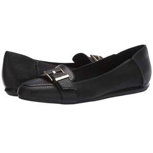 Kenneth Cole Reaction Women's Viv Buckle Comfort Black Loafer Flats 9.5M New